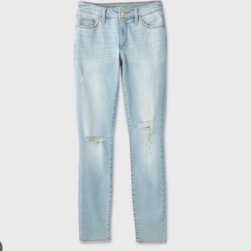 Target Universal thread size 4 / 27R light wash jean distressed denim pants